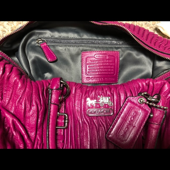 {{ Coach Fuchsia Ruched Bag with Dust Bag }} - Picture 4 of 7